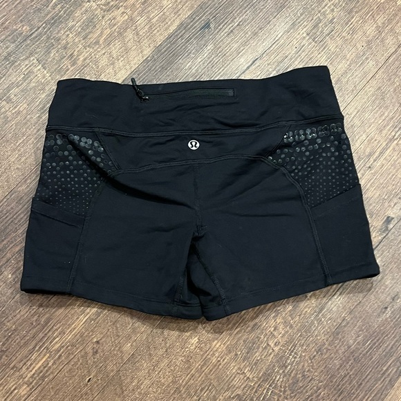 lululemon athletica Pants - Lululemon Shorty Short Dart and‎ dash Shorts womens size 6 black athletic